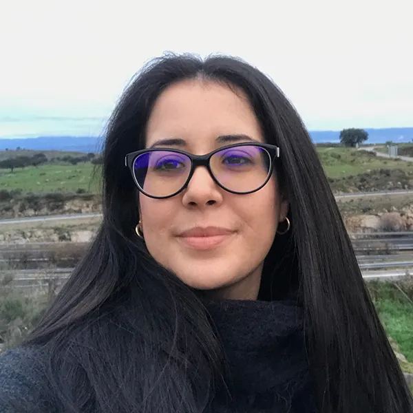 Tamara Mesa, Diseño gráfico e industrial en Reclamo Design