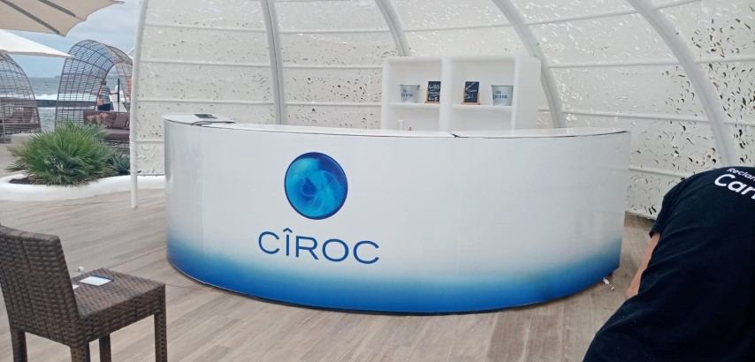 Mueble Cîroc — mobiliario comercial diseñado y fabricado por Reclamo Design en Tenerife